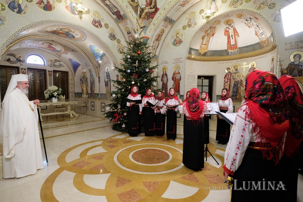 Cete de colindători la Reședința Patriarhală 135570