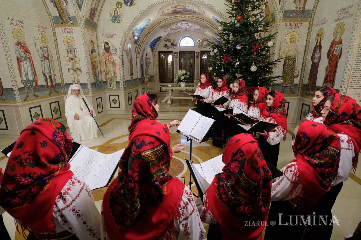 Cete de colindători la Reședința Patriarhală 135572