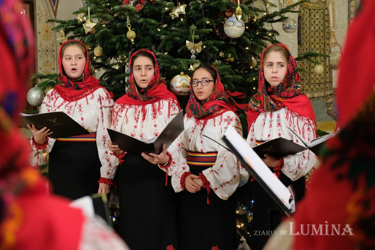 Cete de colindători la Reședința Patriarhală 135574