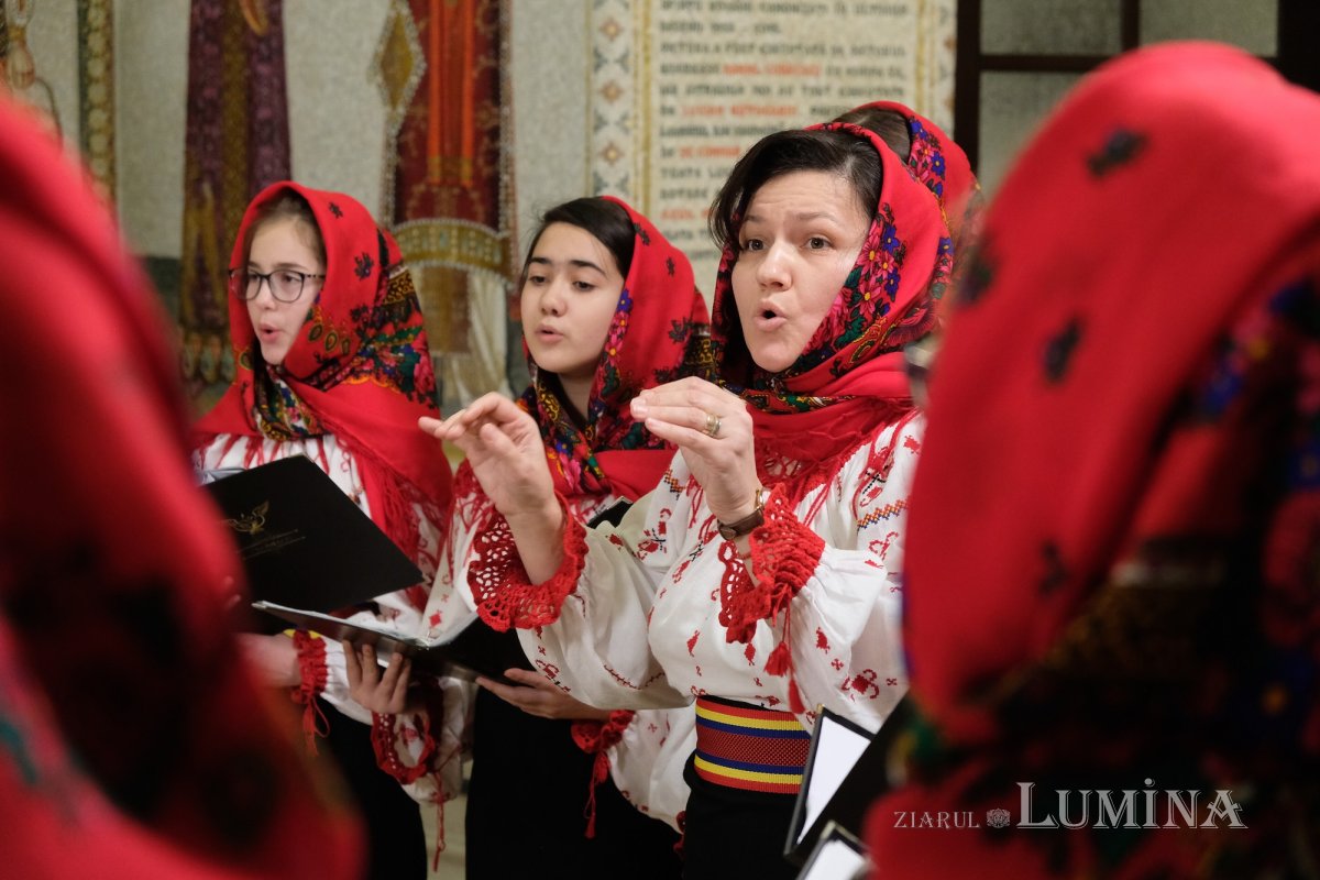 Cete de colindători la Reședința Patriarhală 135575