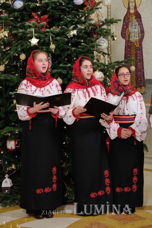 Cete de colindători la Reședința Patriarhală 135576