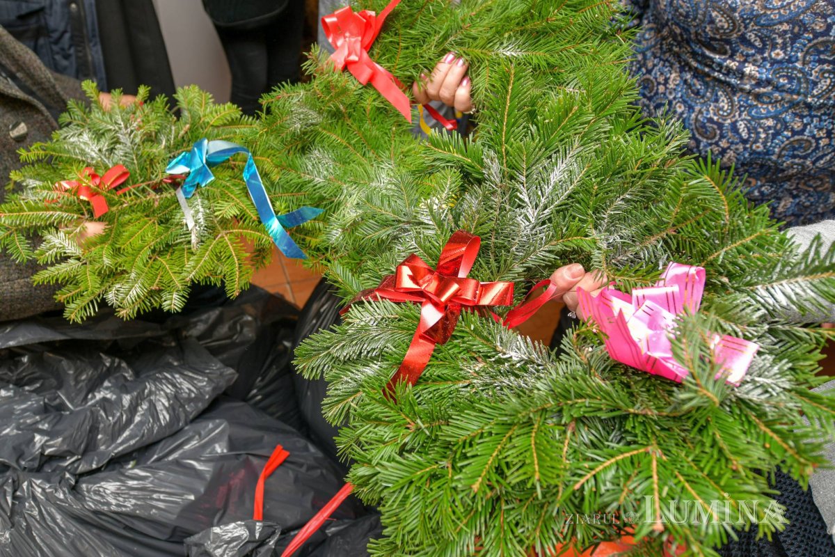 Daruri pentru vârstnici din partea Parohiei Zlătari din Capitală 135636