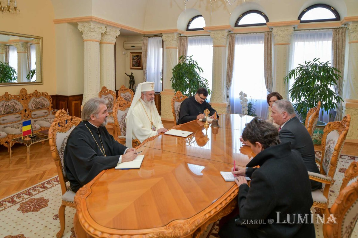 Noul ambasador al Statelor Unite ale Americii la Bucureşti, în vizită de prezentare la Patriarhia Română 135590