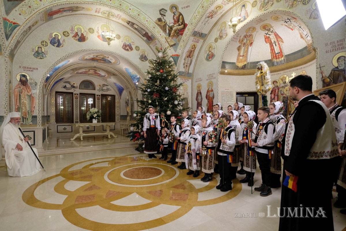 Datina colindului din străbuni, respectată la Patriarhie 135643
