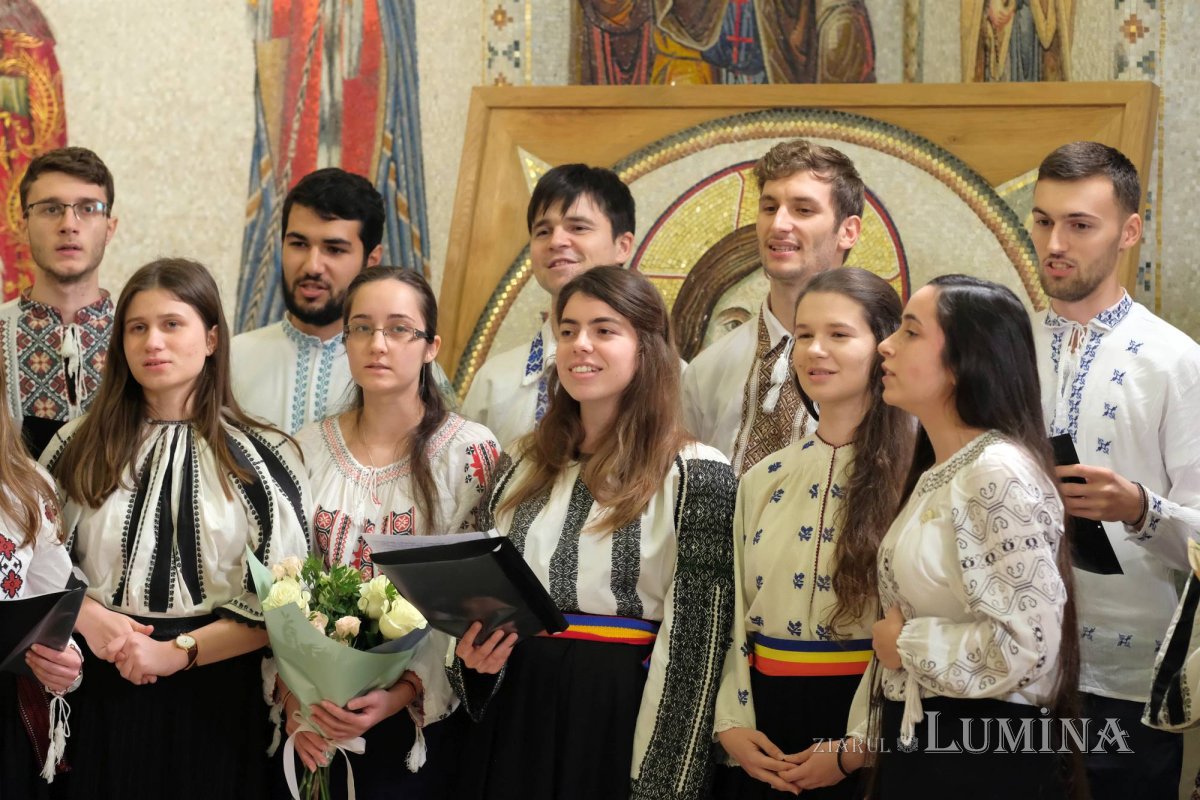 Datina colindului din străbuni, respectată la Patriarhie 135659