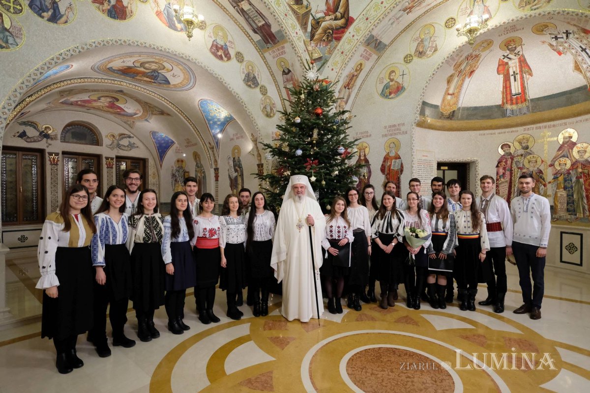 Datina colindului din străbuni, respectată la Patriarhie 135661