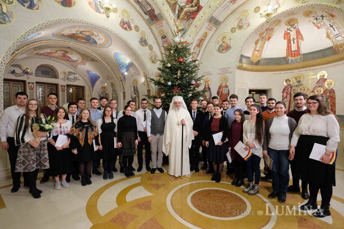 Datina colindului din străbuni, respectată la Patriarhie 135662