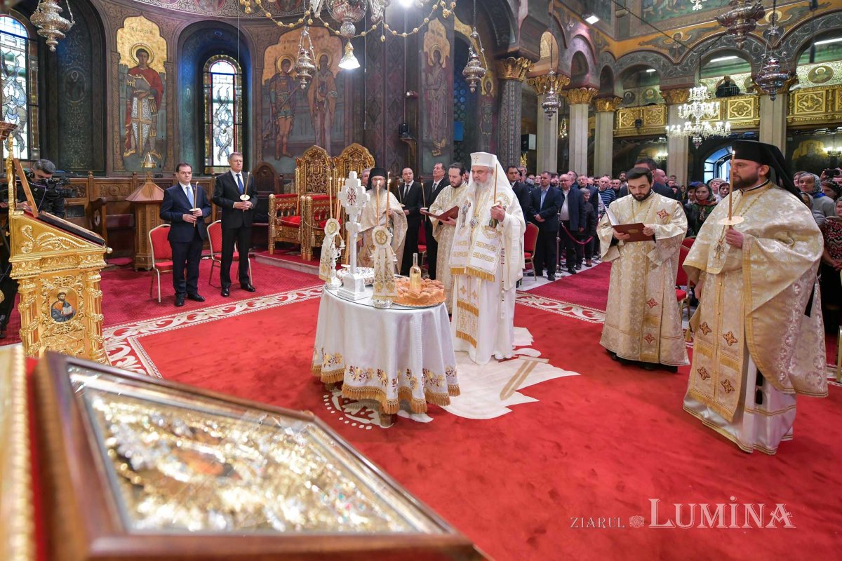 Parastas în Catedrala Patriarhală pentru eroii Revoluţiei române 135850