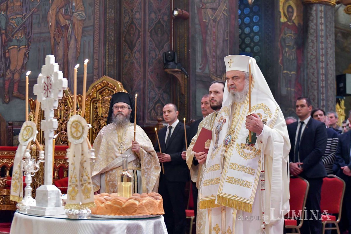 Parastas în Catedrala Patriarhală pentru eroii Revoluţiei române 135851