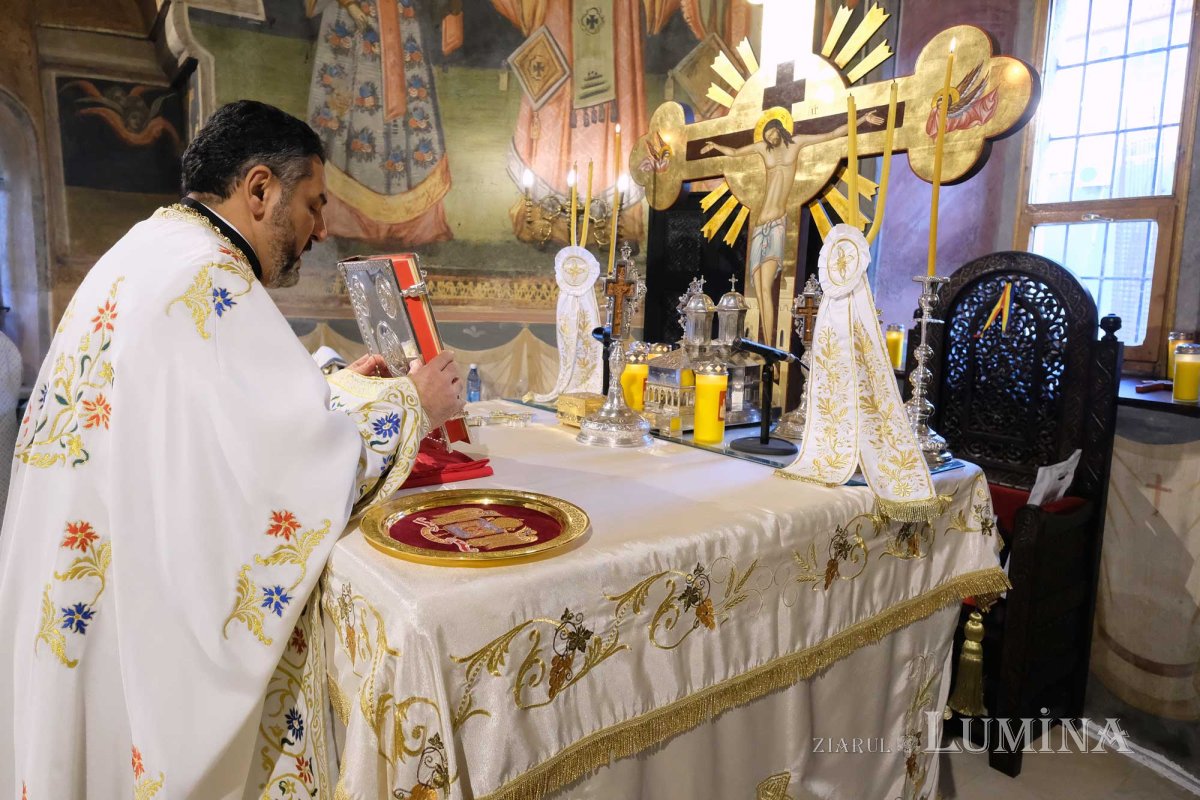 Sfânta Muceniţă Anastasia, sărbătorită la biserica sa din Capitală 135904