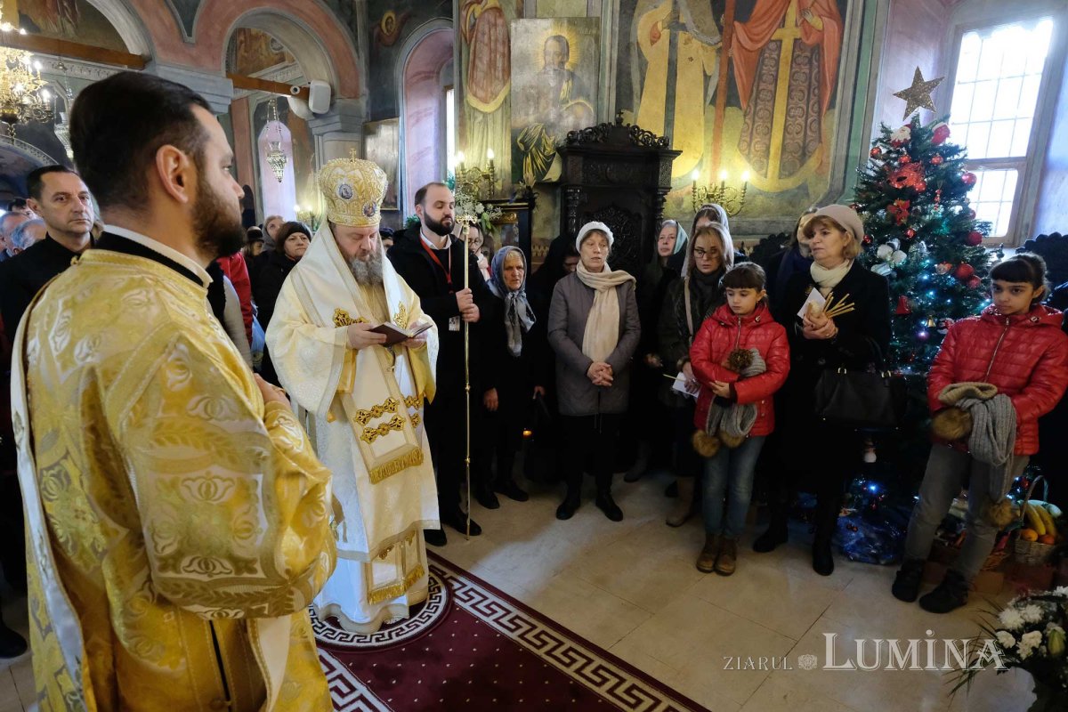 Sfânta Muceniţă Anastasia, sărbătorită la biserica sa din Capitală 135906