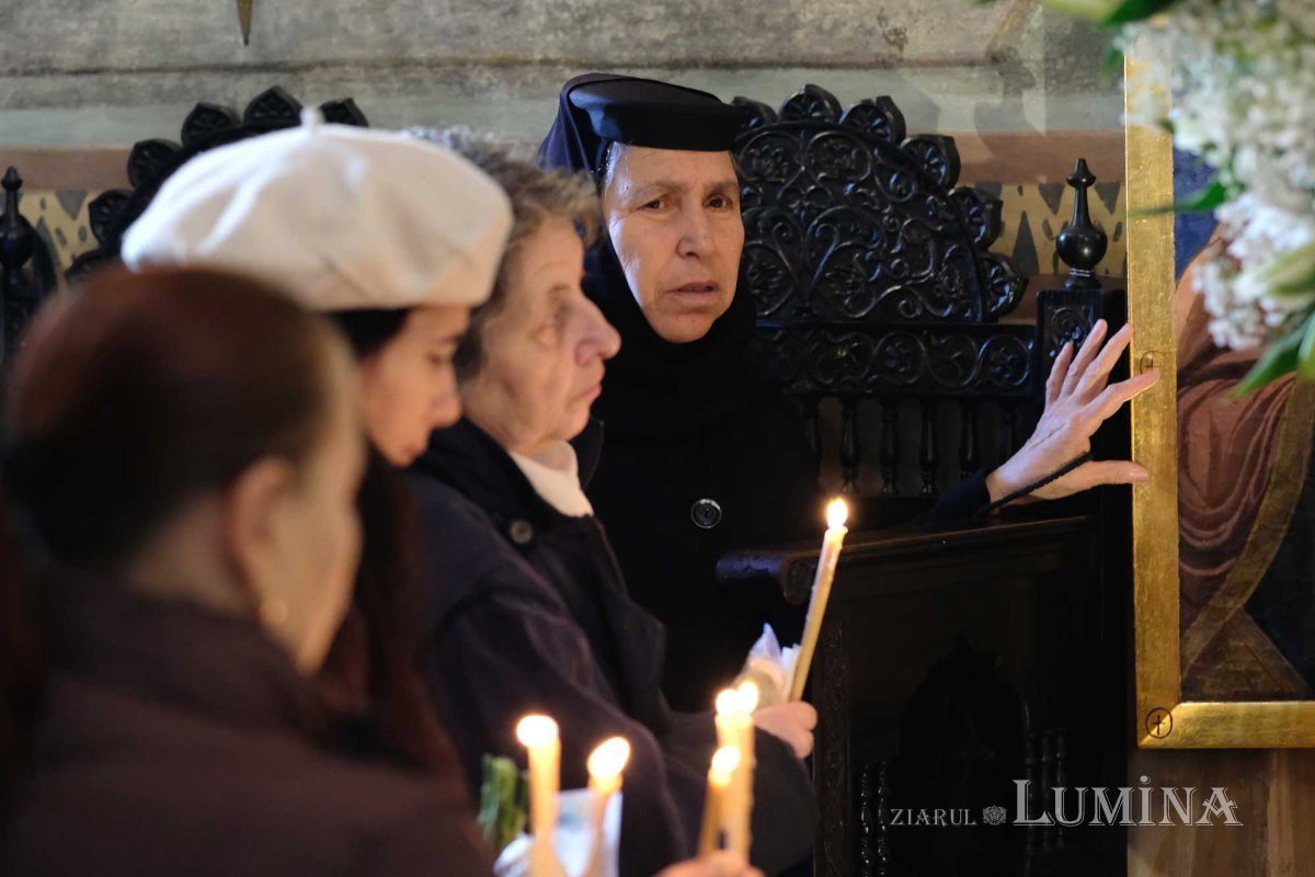 Sfânta Muceniţă Anastasia, sărbătorită la biserica sa din Capitală 135911