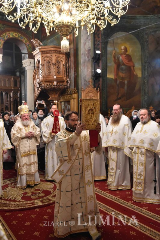 Redactorul de la „Lumina de Duminică” a primit hirotonia întru preot 136074