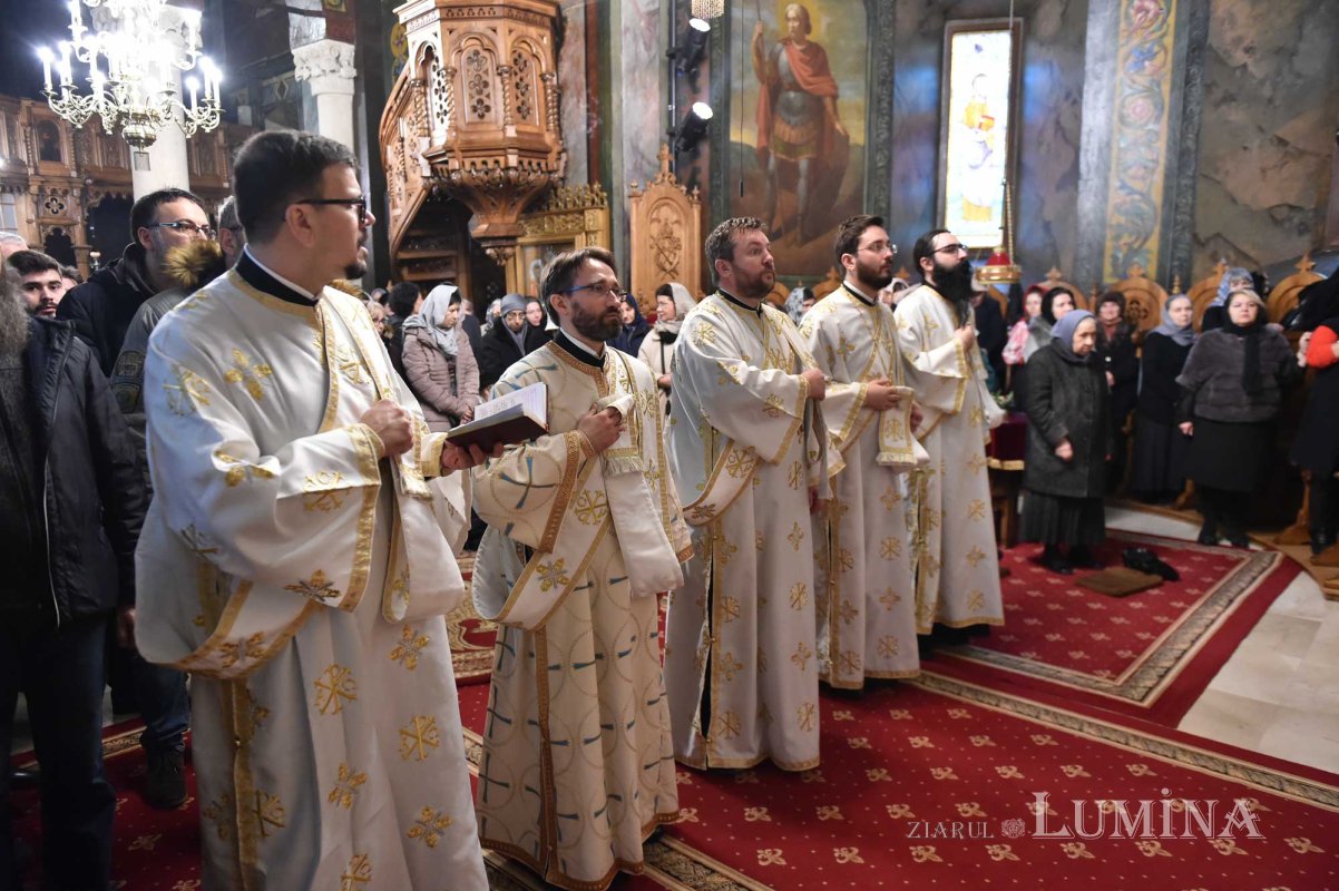 Redactorul de la „Lumina de Duminică” a primit hirotonia întru preot 136082