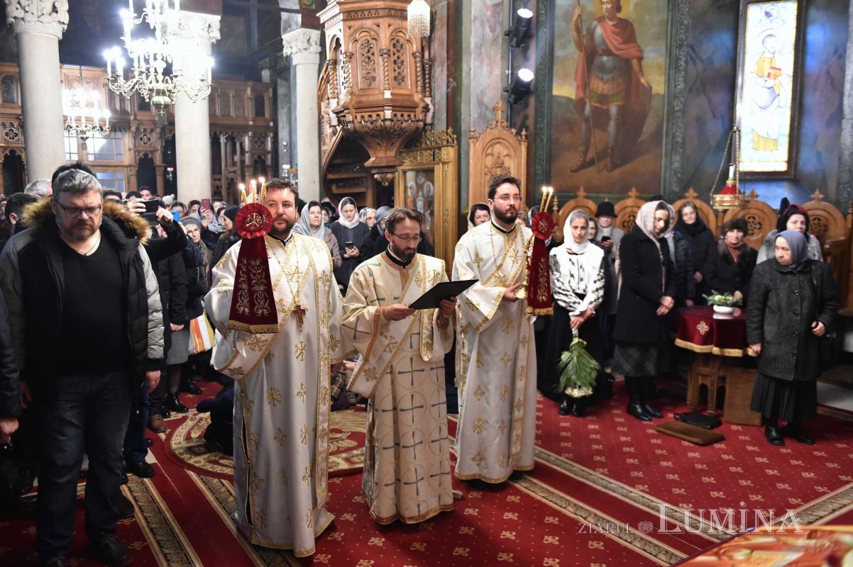 Redactorul de la „Lumina de Duminică” a primit hirotonia întru preot 136086