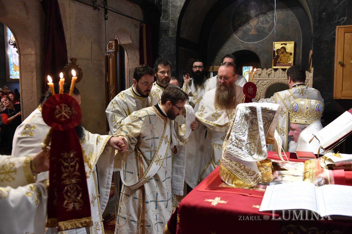 Redactorul de la „Lumina de Duminică” a primit hirotonia întru preot 136092