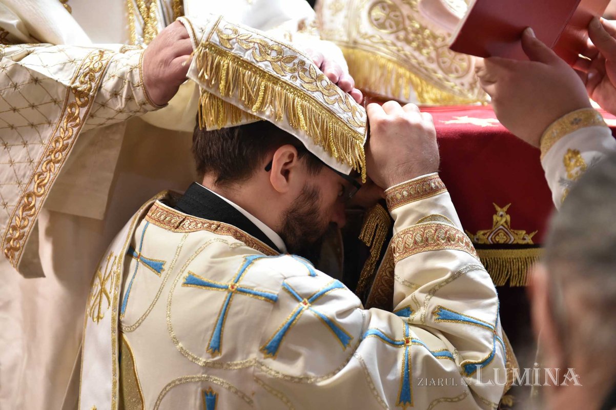 Redactorul de la „Lumina de Duminică” a primit hirotonia întru preot 136097