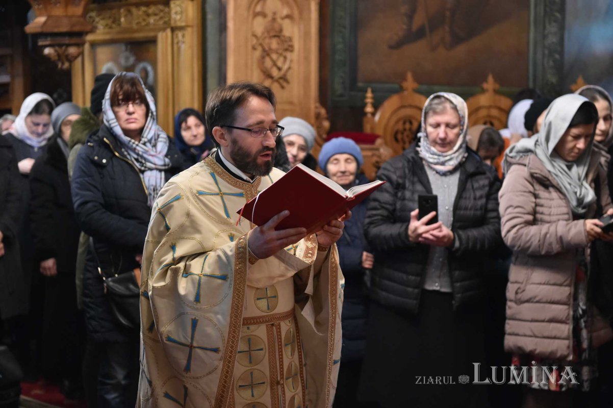 Redactorul de la „Lumina de Duminică” a primit hirotonia întru preot 136113