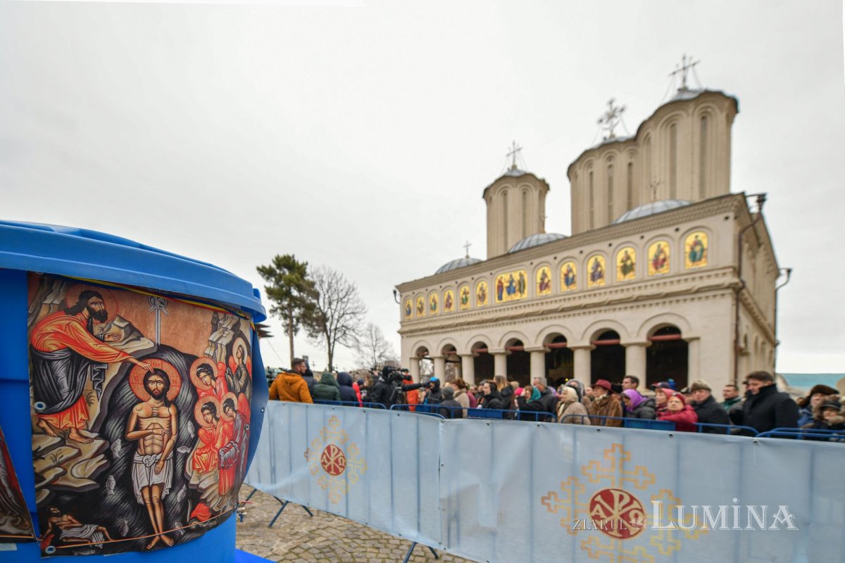 Binecuvântarea Iordanului la Catedrala Patriarhală din București 136500