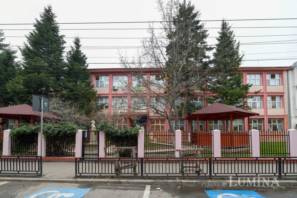 „Suntem aici pentru elevi” 136982