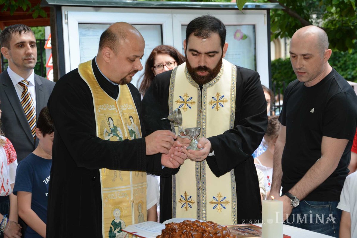 „Suntem aici pentru elevi” 136989