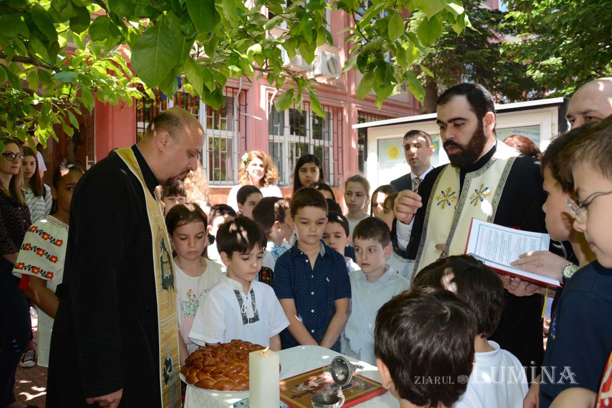 „Suntem aici pentru elevi” 136990