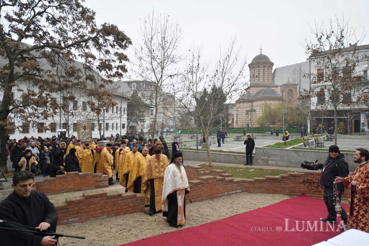 Procesiune Cu Moaștele și Icoana Sfantului Cuvios Antonie Cel Mare