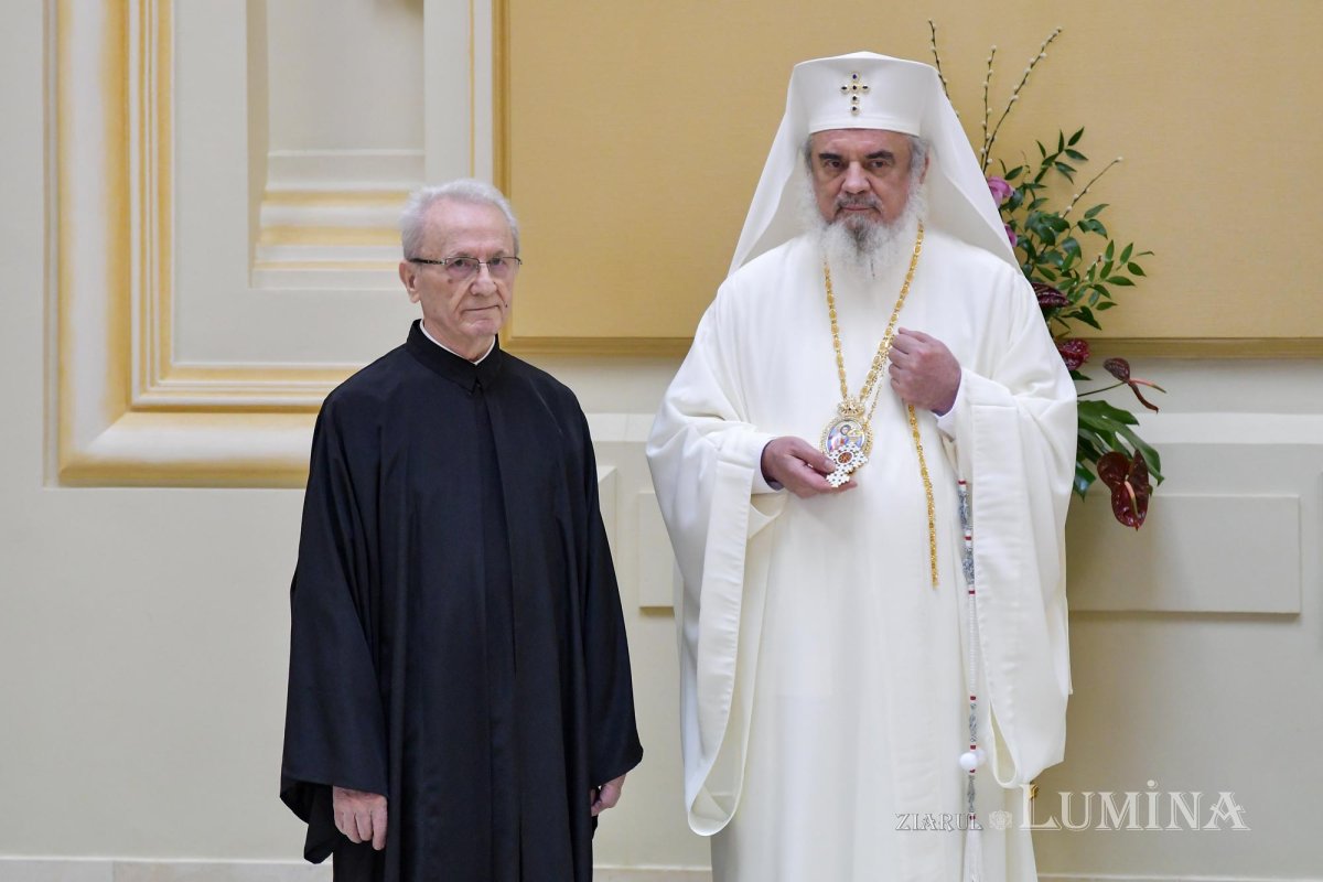 Distincție pentru fondatorul Corului de copii și tineret „Symbol” 137740