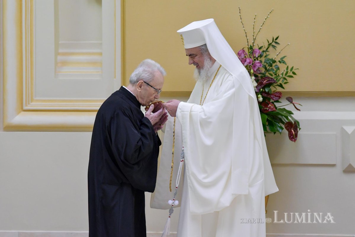Distincție pentru fondatorul Corului de copii și tineret „Symbol” 137741