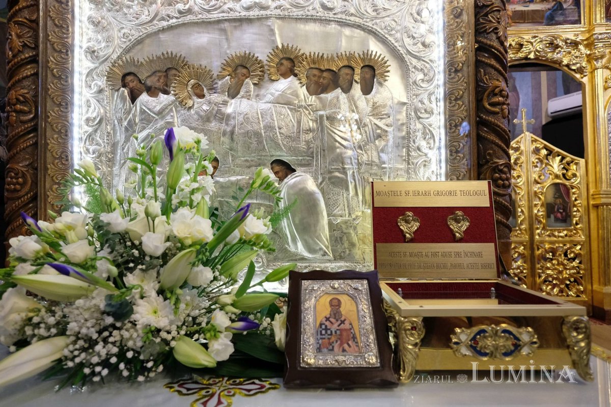 „Catapeteasma unei biserici este icoana Împărăţiei cerurilor” 137860