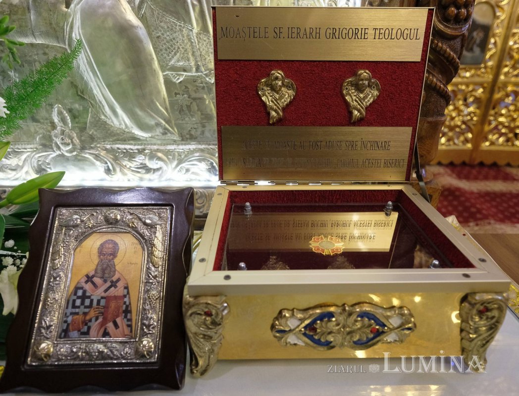 „Catapeteasma unei biserici este icoana Împărăţiei cerurilor” 137861