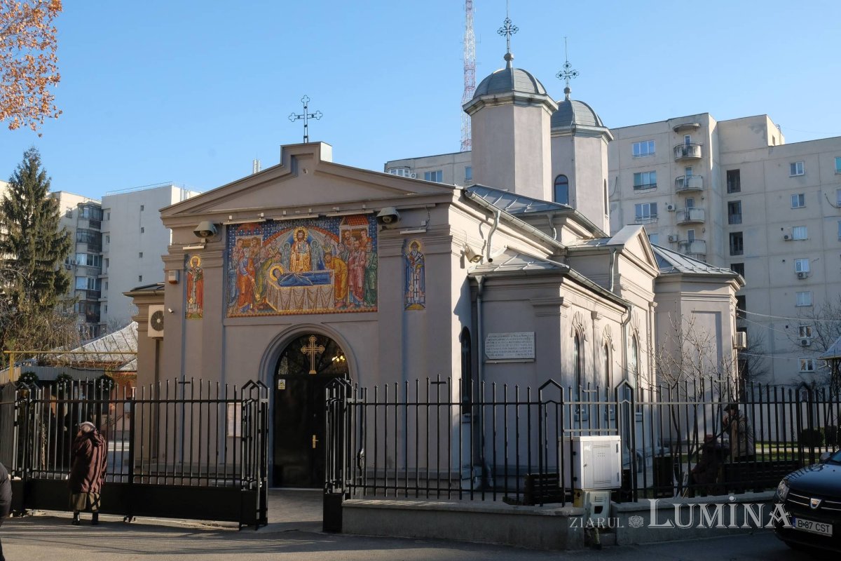 „Catapeteasma unei biserici este icoana Împărăţiei cerurilor” 137864