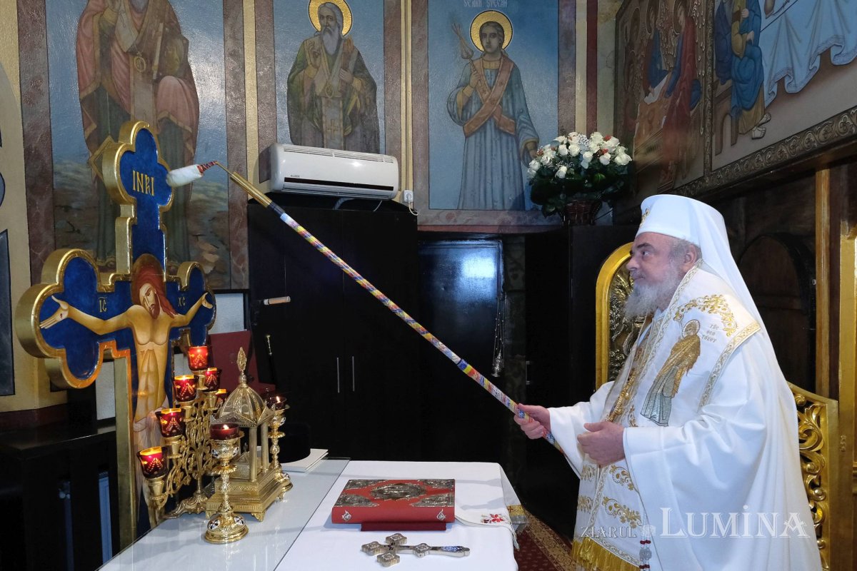 „Catapeteasma unei biserici este icoana Împărăţiei cerurilor” 137874