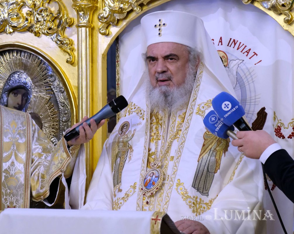 „Catapeteasma unei biserici este icoana Împărăţiei cerurilor” 137875