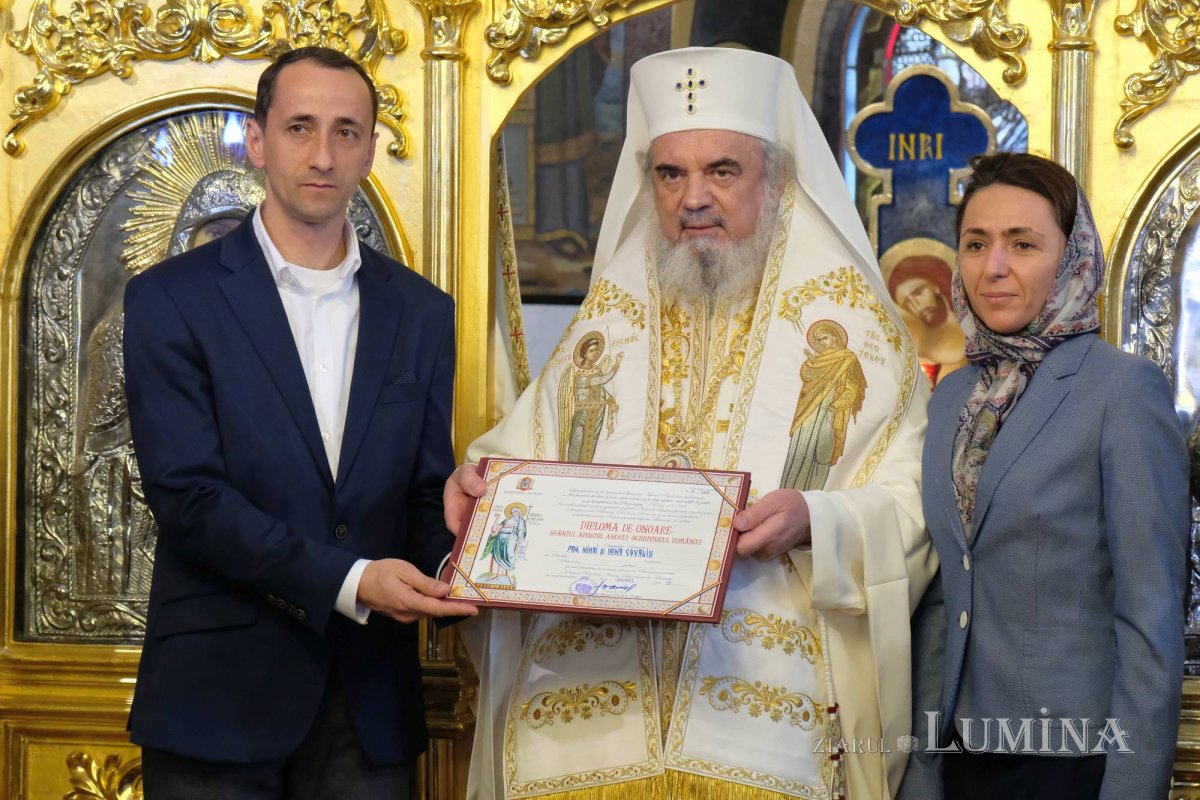 „Catapeteasma unei biserici este icoana Împărăţiei cerurilor” 137879