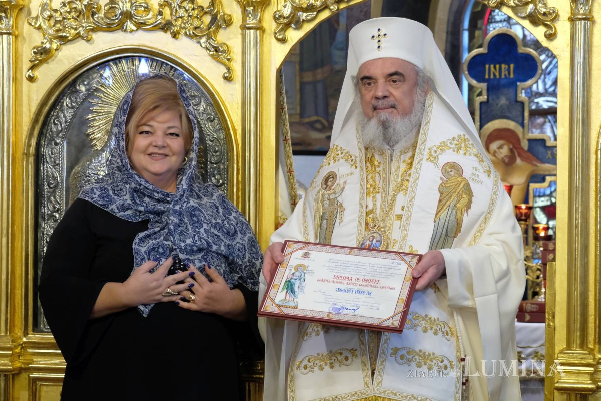 „Catapeteasma unei biserici este icoana Împărăţiei cerurilor” 137880