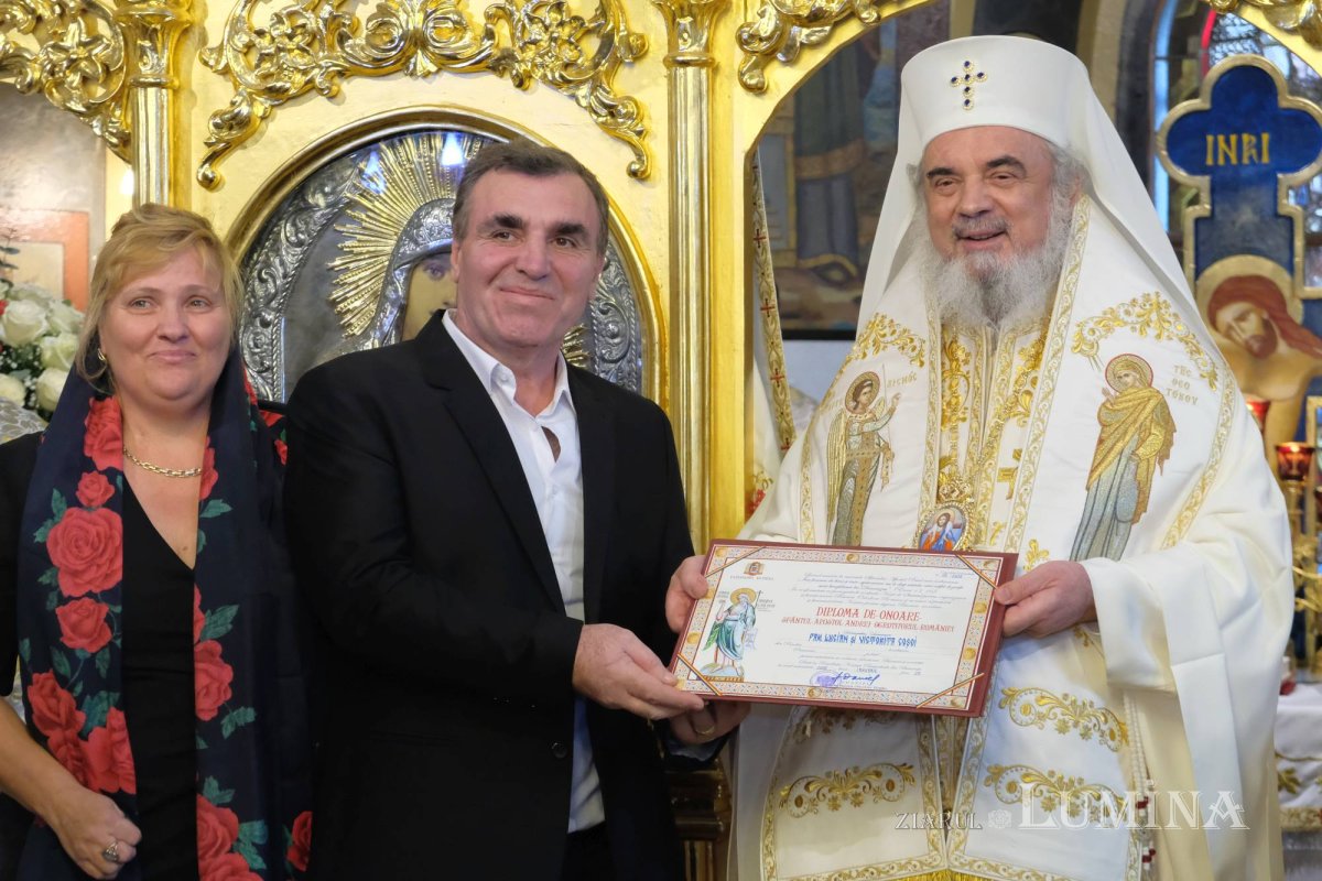 „Catapeteasma unei biserici este icoana Împărăţiei cerurilor” 137881