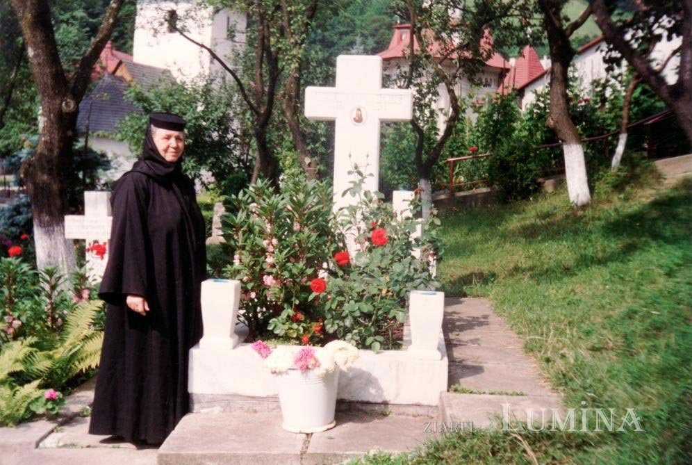 Casa copilăriei părintelui Dometie Manolache 137960