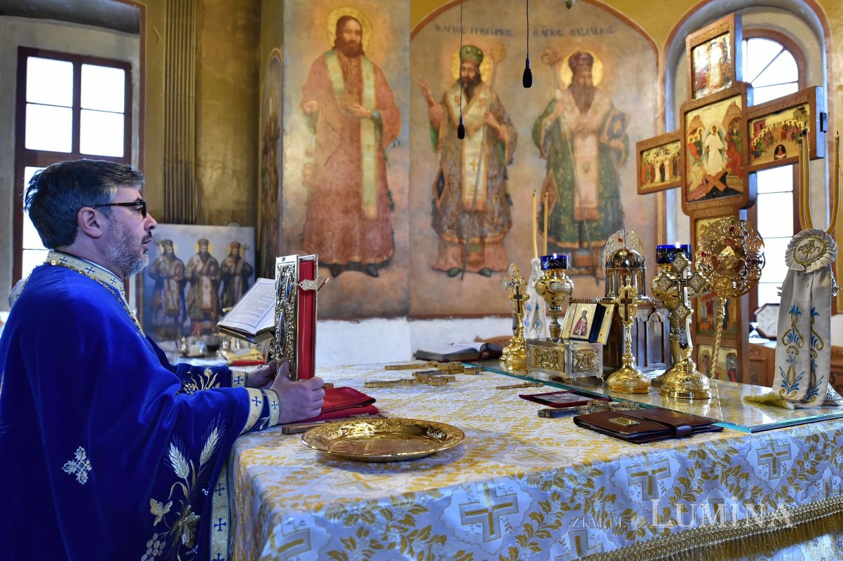 Sărbătoarea Sfinților Trei Ierarhi, icoană a comuniunii şi frăţietăţii 138225