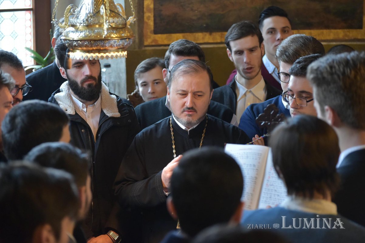 Sărbătoarea Sfinților Trei Ierarhi, icoană a comuniunii şi frăţietăţii 138231