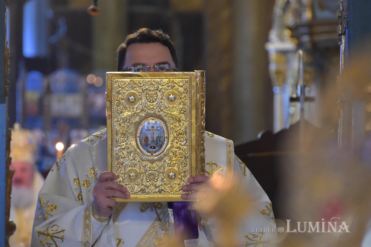 Sărbătoarea Sfinților Trei Ierarhi, icoană a comuniunii şi frăţietăţii 138235