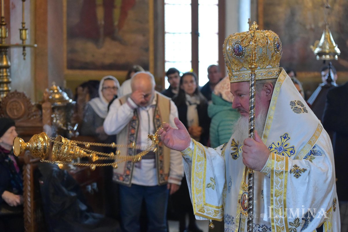 Sărbătoarea Sfinților Trei Ierarhi, icoană a comuniunii şi frăţietăţii 138236