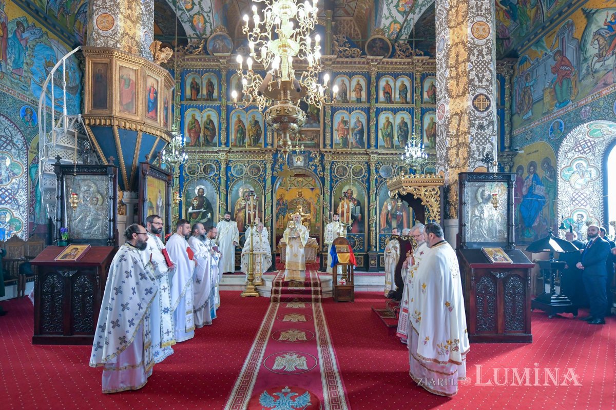 Arhiepiscopul Dunării de Jos a aniversat trei decenii de slujire arhierească 139433