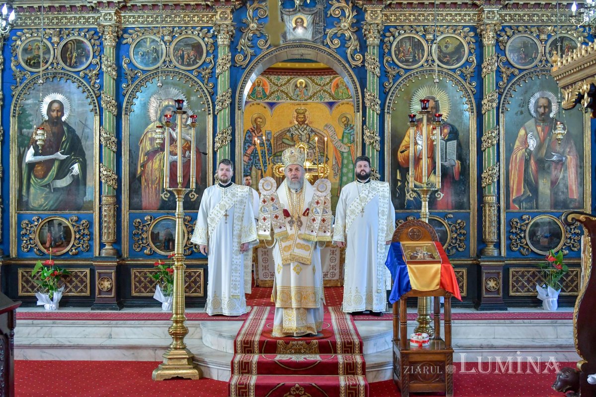 Arhiepiscopul Dunării de Jos a aniversat trei decenii de slujire arhierească 139455