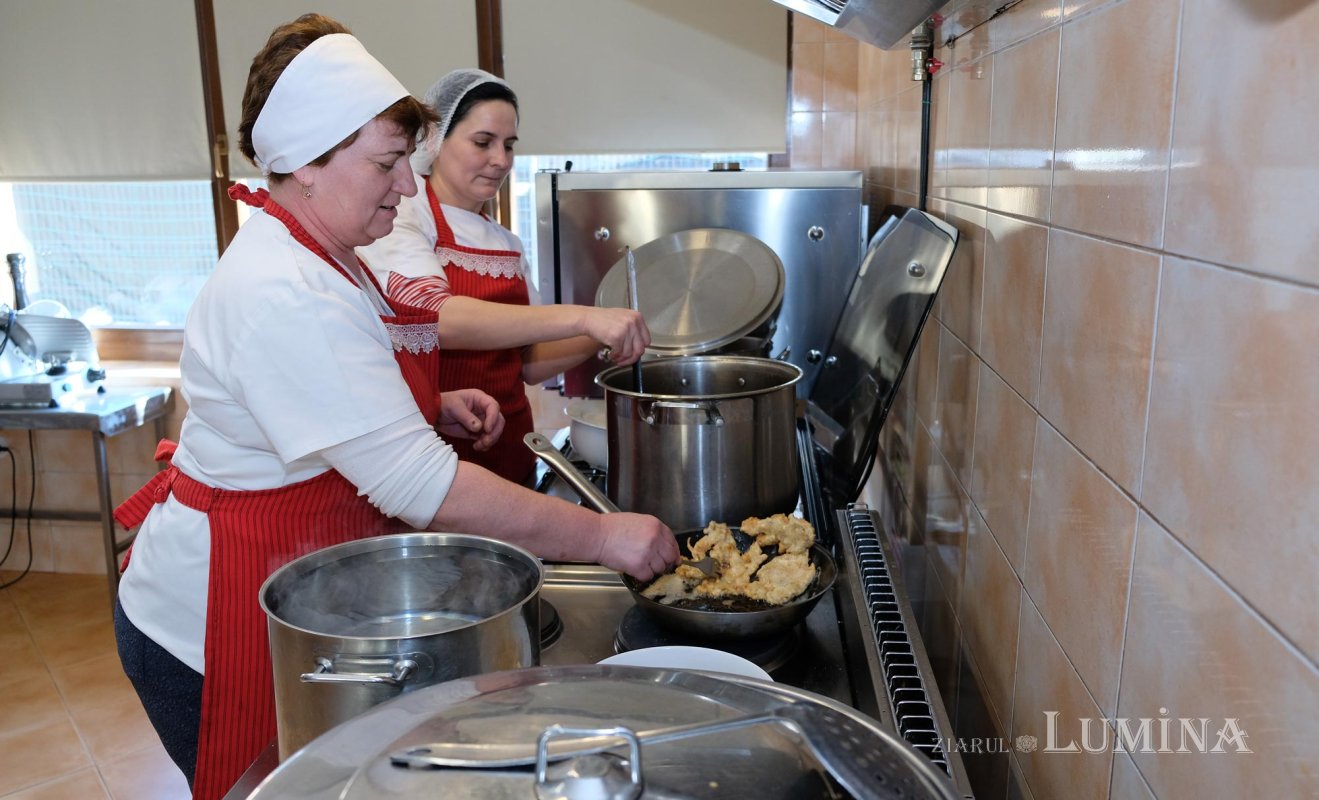 Cușma, comunitatea celor care îmbătrânesc frumos 139773