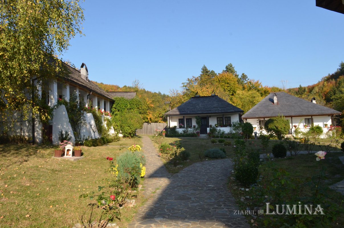 Într-un muzeu viu, la Mănăstirea Văleni din Argeș 139910