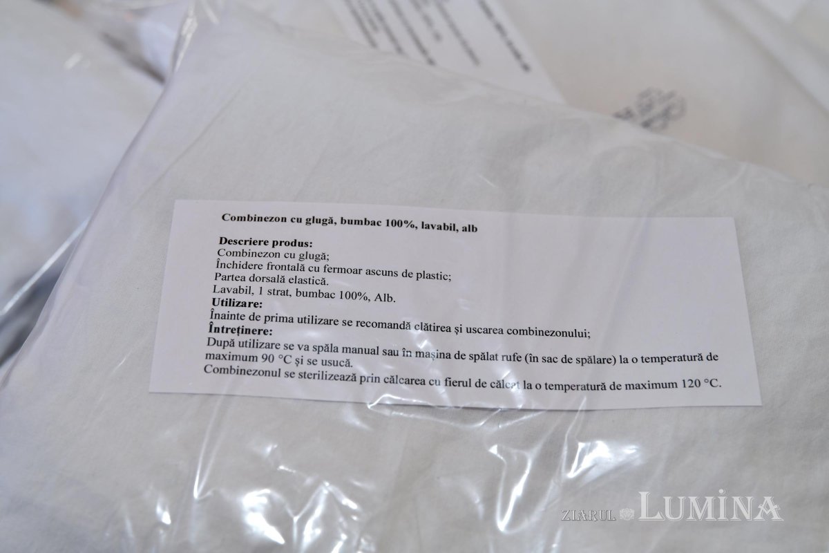 Arhiepiscopia Bucureștilor confecționează măști și combinezoane de protecție 142353