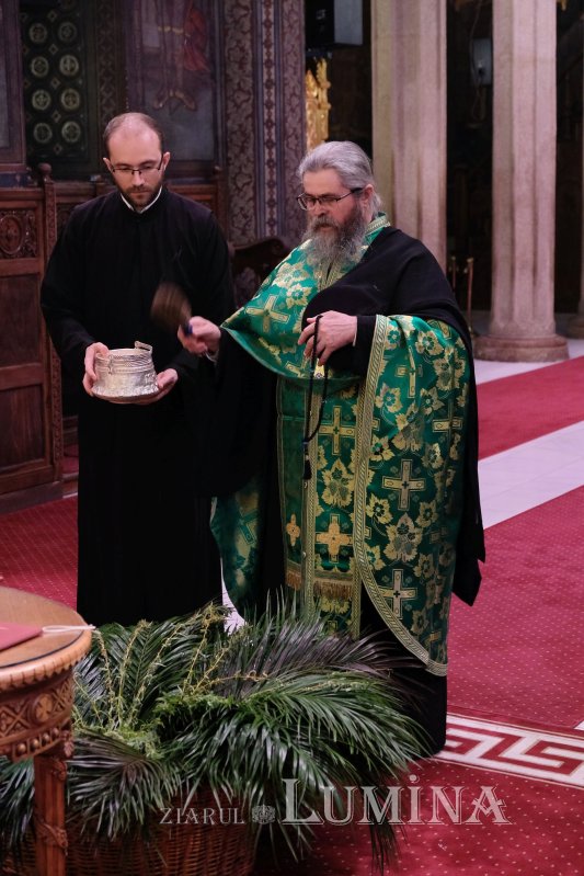 Sfințirea ramurilor de salcie și de finic la Catedrala Patriarhală 142589