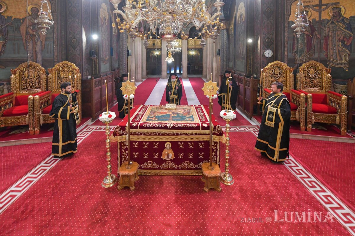 Denia Prohodului Domnului la Catedrala Patriarhală 143102