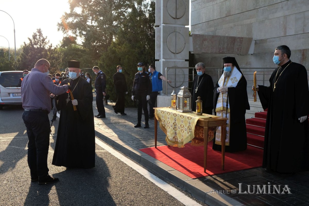 Minunea de la Mormântul Domnului, speranță în vreme de pandemie 143207